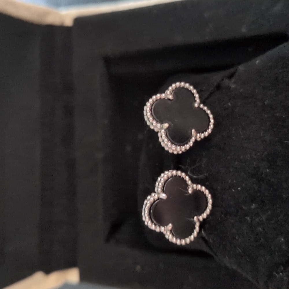 Cute four leaf clover earrings